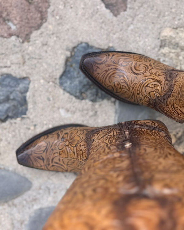 Bota Alta Cincelada Miel - Imagen 2