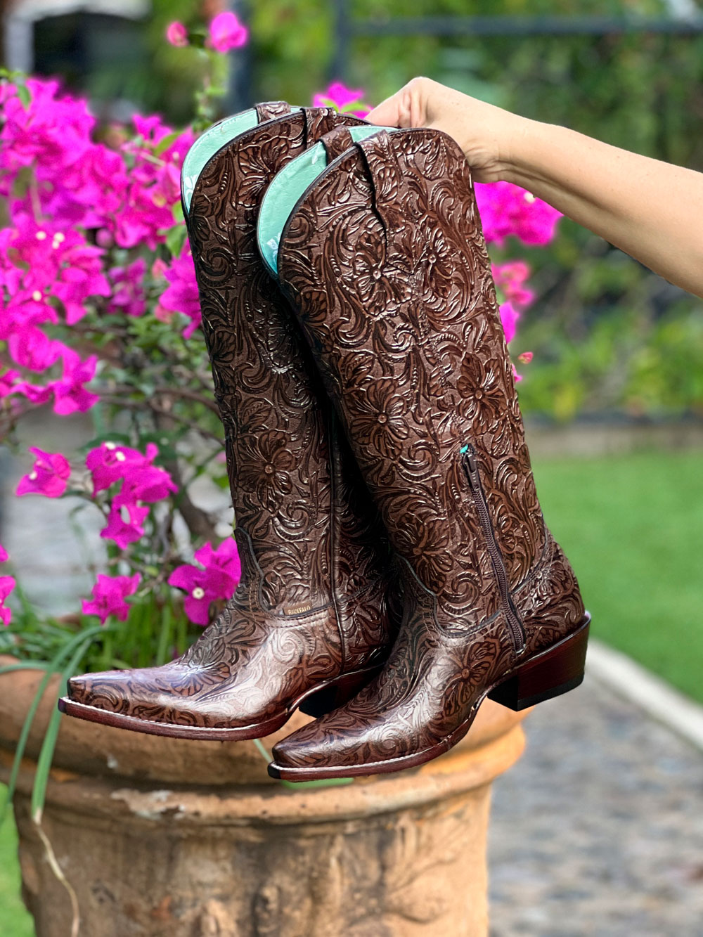 Bota Alta Cincelada Café
